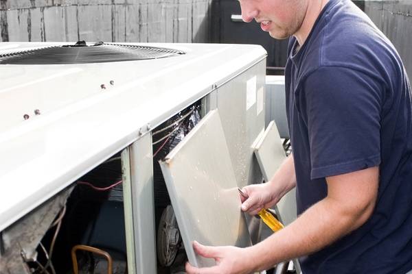 Heating Installation Service by technician Ooltewah